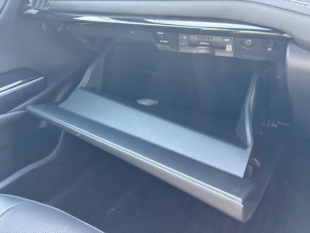 CROWN sedan hybrid