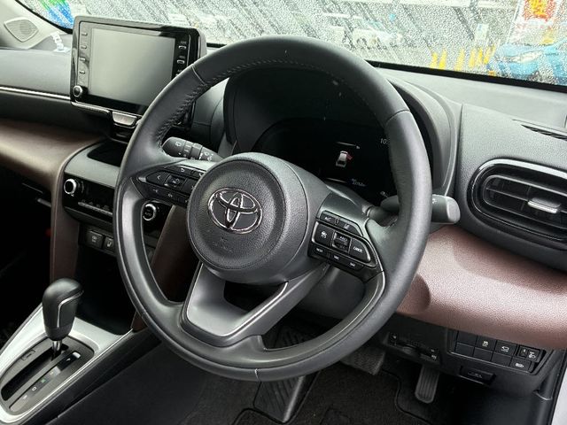 YARIS CROSS HYBRID