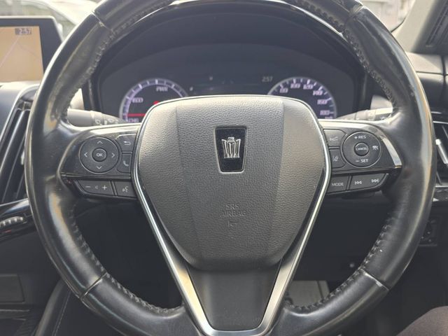 CROWN sedan hybrid