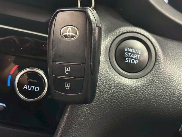YARIS CROSS