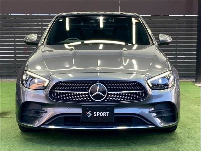MERCEDES BENZ E class sedan
