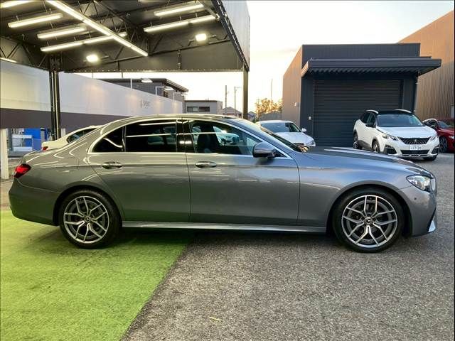 MERCEDES BENZ E class sedan
