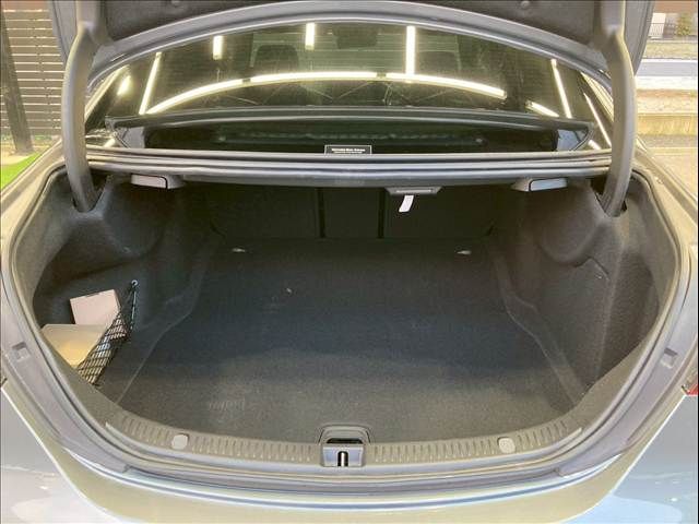MERCEDES BENZ E class sedan