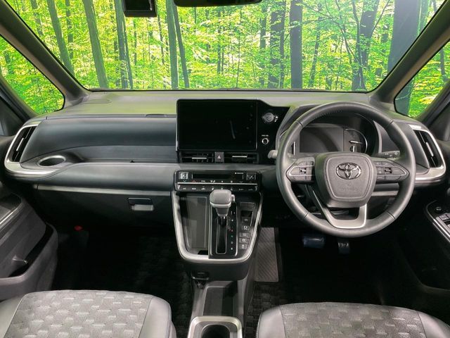 VOXY HYBRID