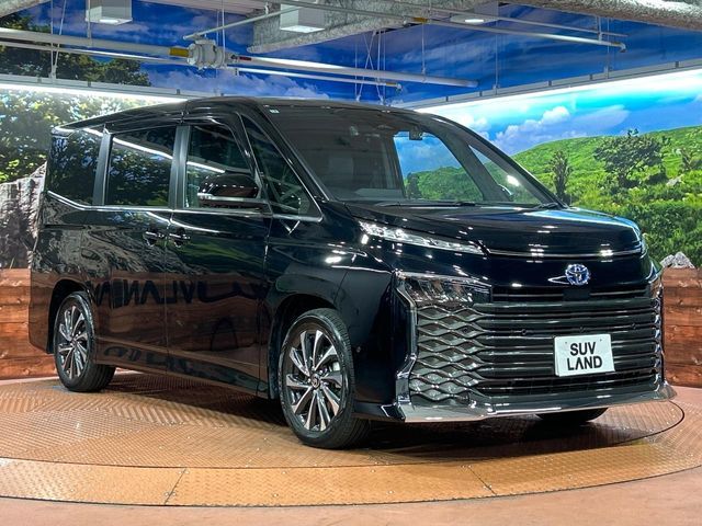 VOXY HYBRID