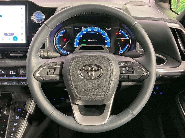 VOXY HYBRID