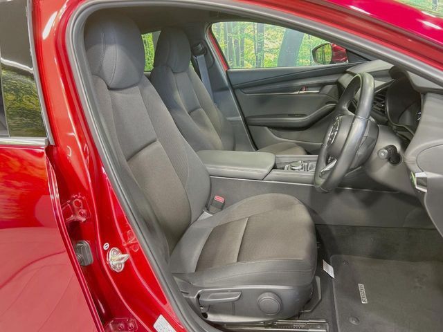 MAZDA3 FASTBACK