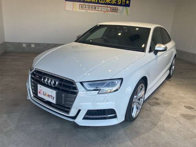 AUDI RS3 Sedan