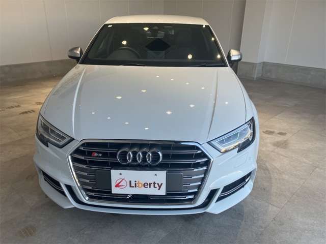 AUDI RS3 Sedan