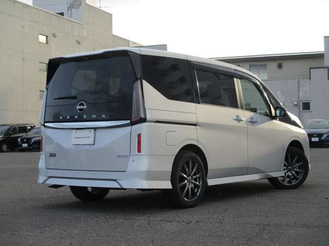 SERENA WG 4WD