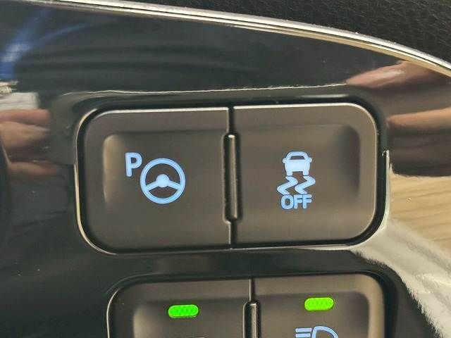 PRIUS 4WD