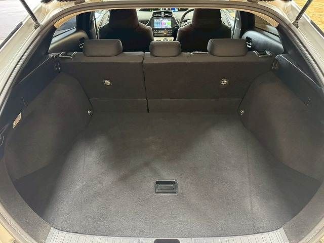 PRIUS 4WD