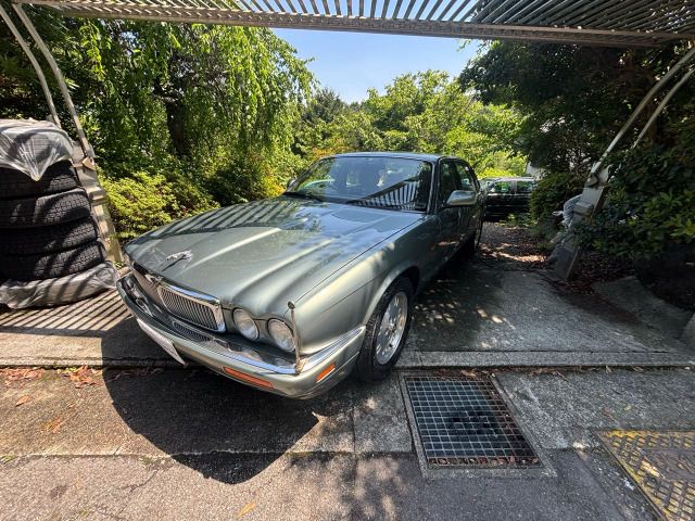 JAGUAR XJseries sedan