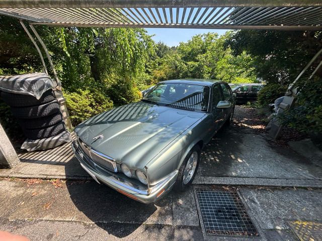 JAGUAR XJseries sedan