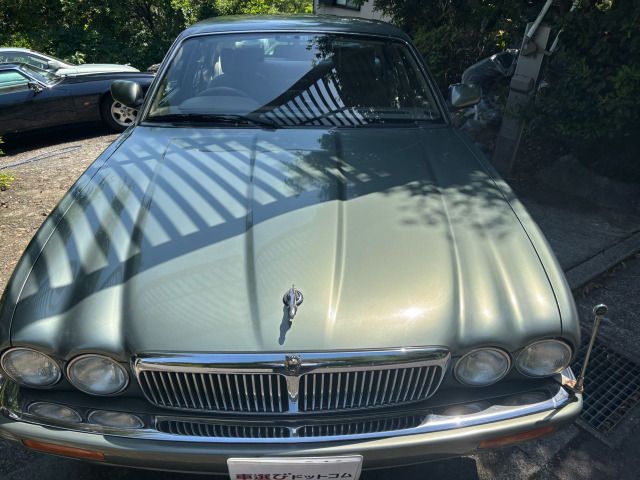 JAGUAR XJseries sedan