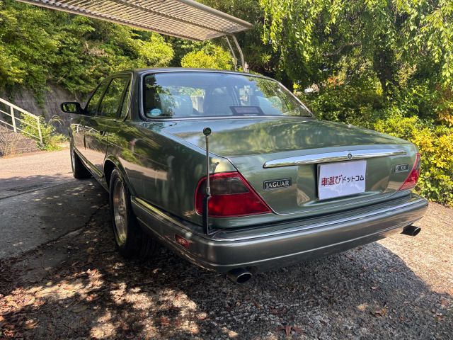 JAGUAR XJseries sedan