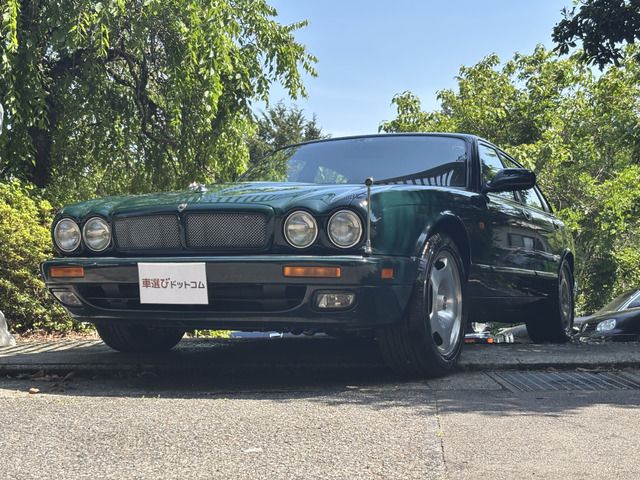JAGUAR XJseries sedan