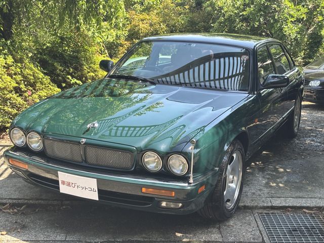 JAGUAR XJseries sedan