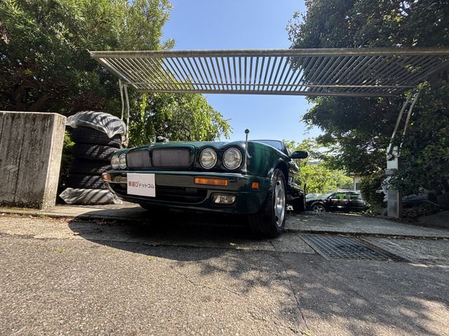 JAGUAR XJseries sedan