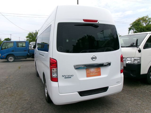 NV350 CARAVAN 4WD