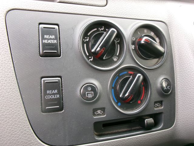 NV350 CARAVAN 4WD