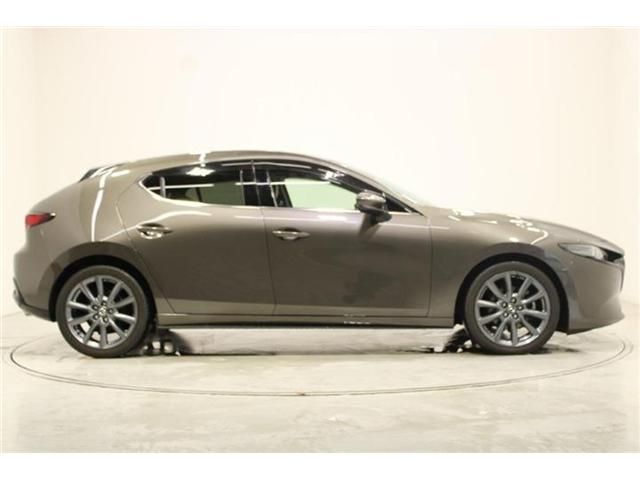 MAZDA3 FASTBACK