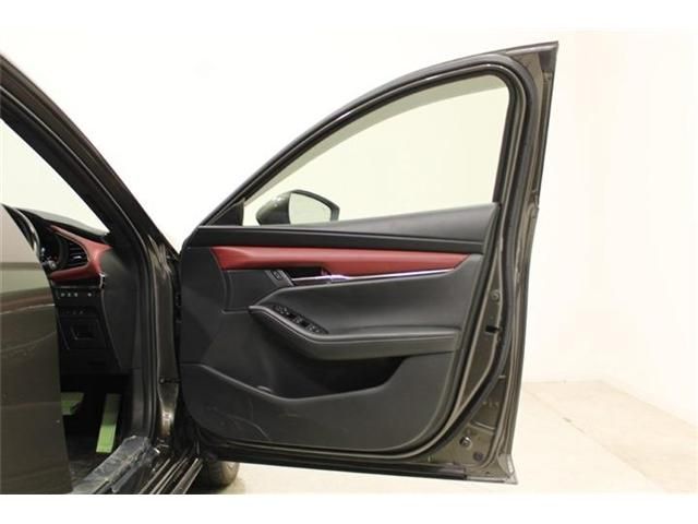 MAZDA3 FASTBACK