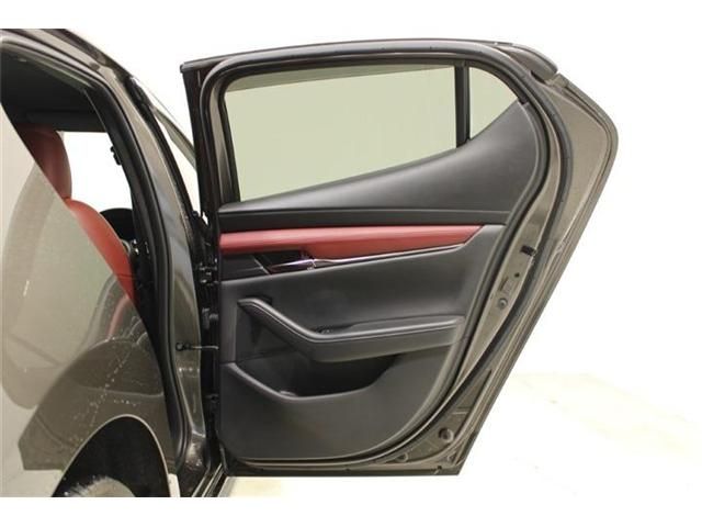 MAZDA3 FASTBACK