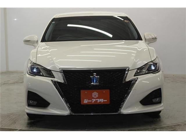 CROWN sedan hybrid