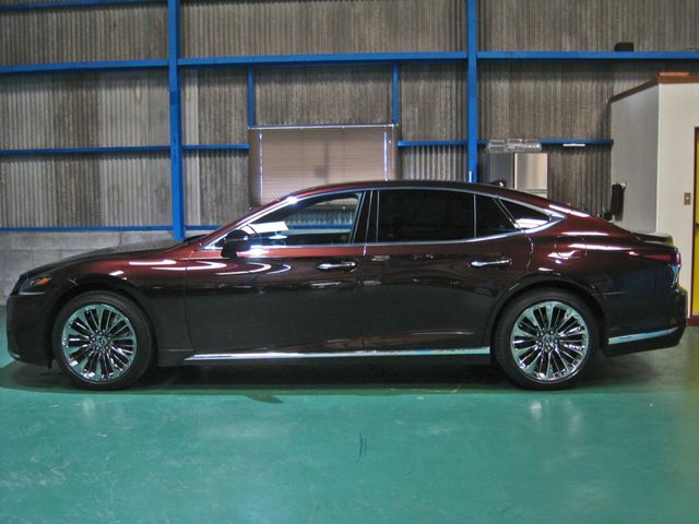 LEXUS LS500 4WD