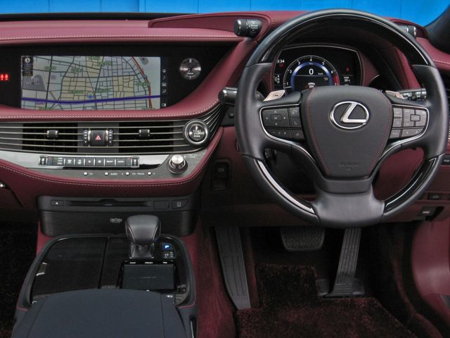LEXUS LS500 4WD