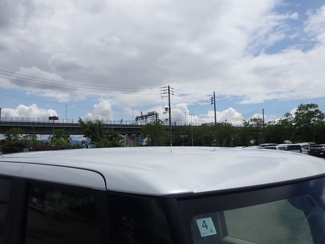 N BOX