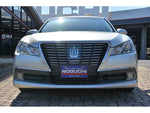 CROWN sedan hybrid