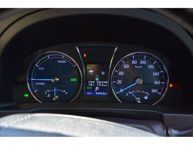CROWN sedan hybrid