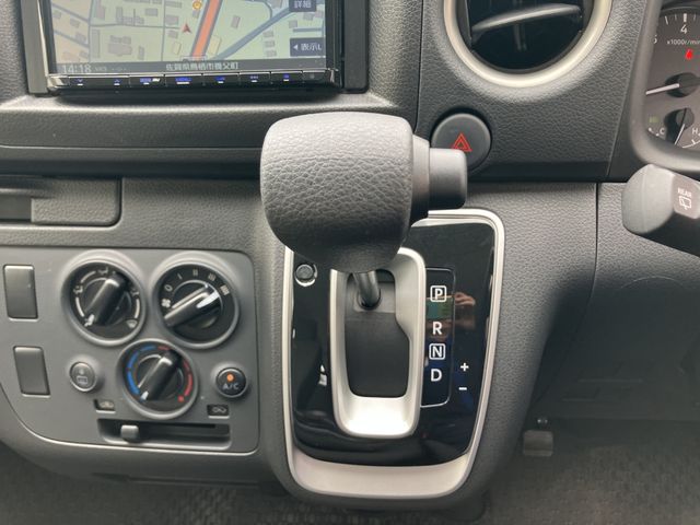 CARAVAN van 2WD