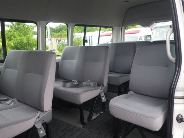 HIACE COMMUTER
