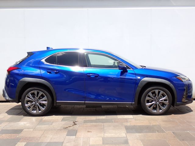 LEXUS UX200