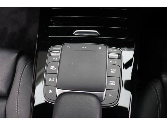 MERCEDES BENZ CLA Shooting Brake