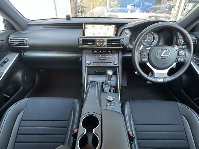 LEXUS IS300