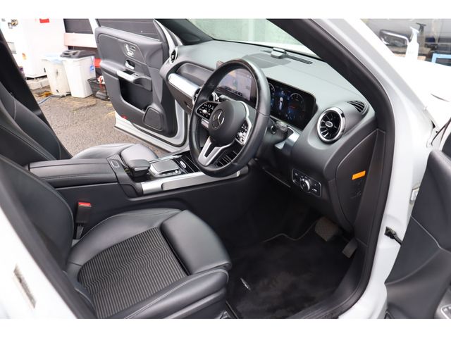 MERCEDES BENZ GLB