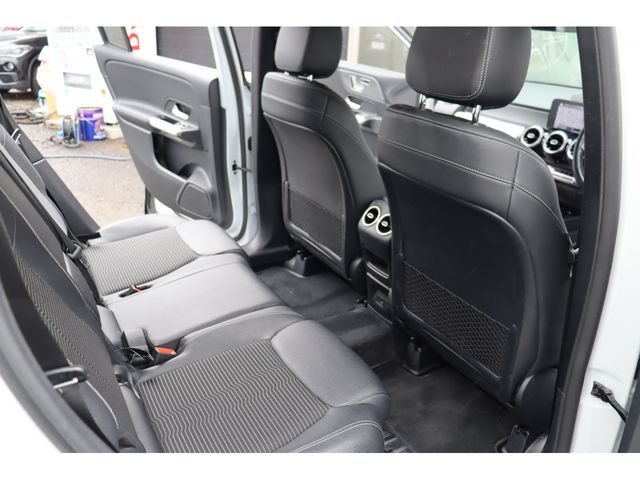 MERCEDES BENZ GLB