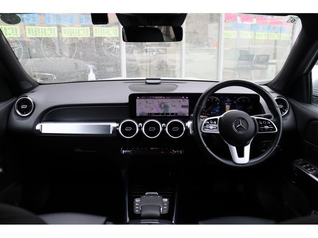 MERCEDES BENZ GLB