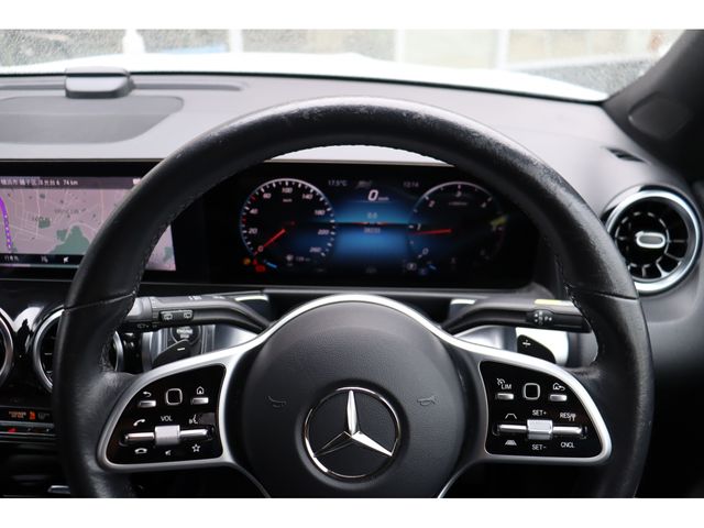 MERCEDES BENZ GLB