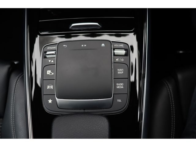 MERCEDES BENZ GLB