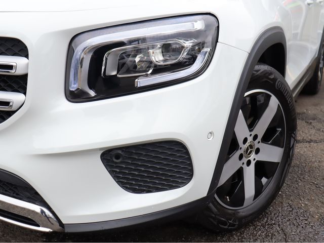 MERCEDES BENZ GLB