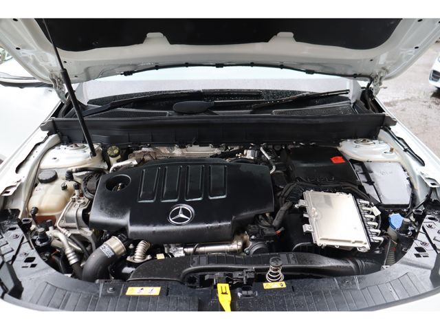MERCEDES BENZ GLB