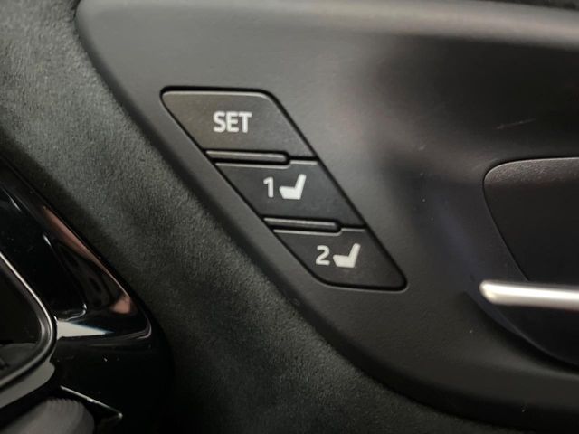 CROWN sedan hybrid 4WD