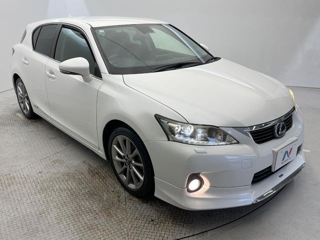 LEXUS CT200h