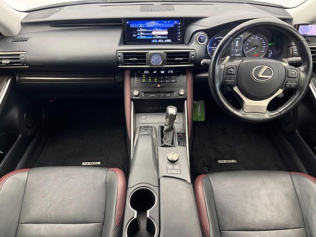 LEXUS IS300h