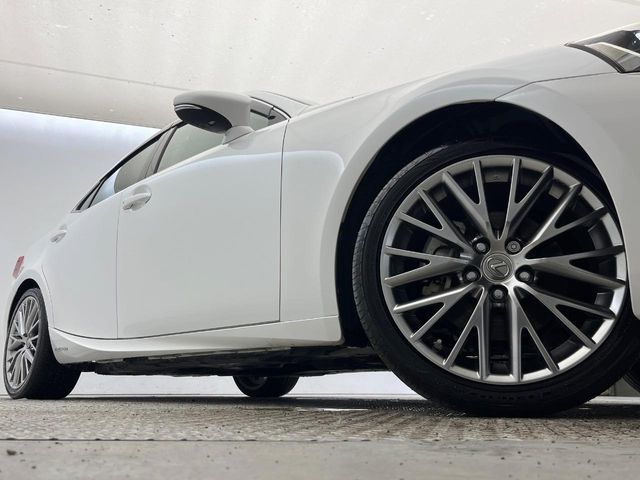 LEXUS IS300h